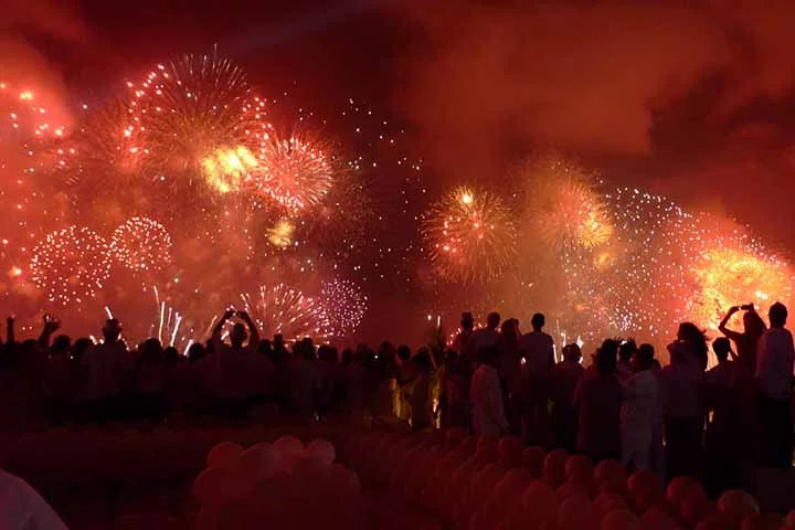 Show da Virada acontece no Palco Rio, que fica em frente ao hotel Copacabana Palace. A previsão é de que o local conte com cerca de 2 milhões de pessoas -  (crédito: Flickr PortoBay Experiences)