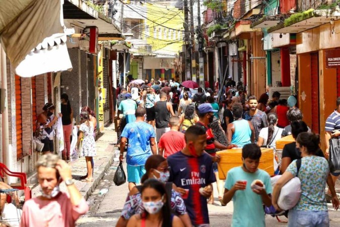 Comércio no centro do Recife: consumo em alta é um dos fatores para crescimento econômico nordestino -  (crédito:  Ed Machado/Diario de Pernambuco)