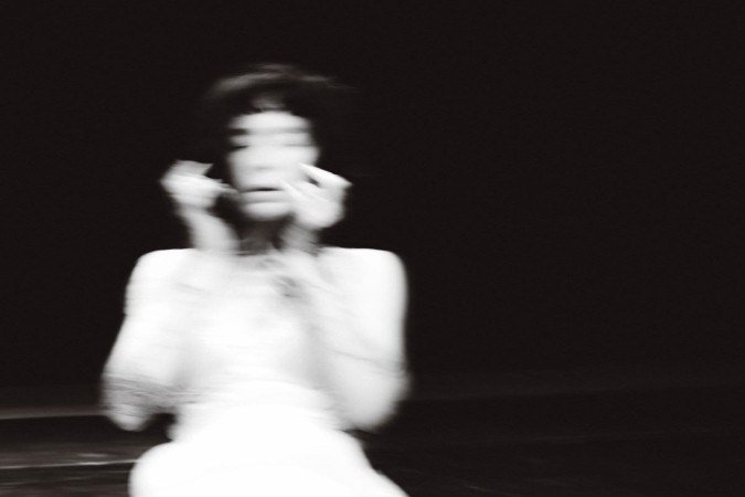 Performance Corpos de LuS, da artista Luli Luthi, no Espaço Cultural Renato Russo