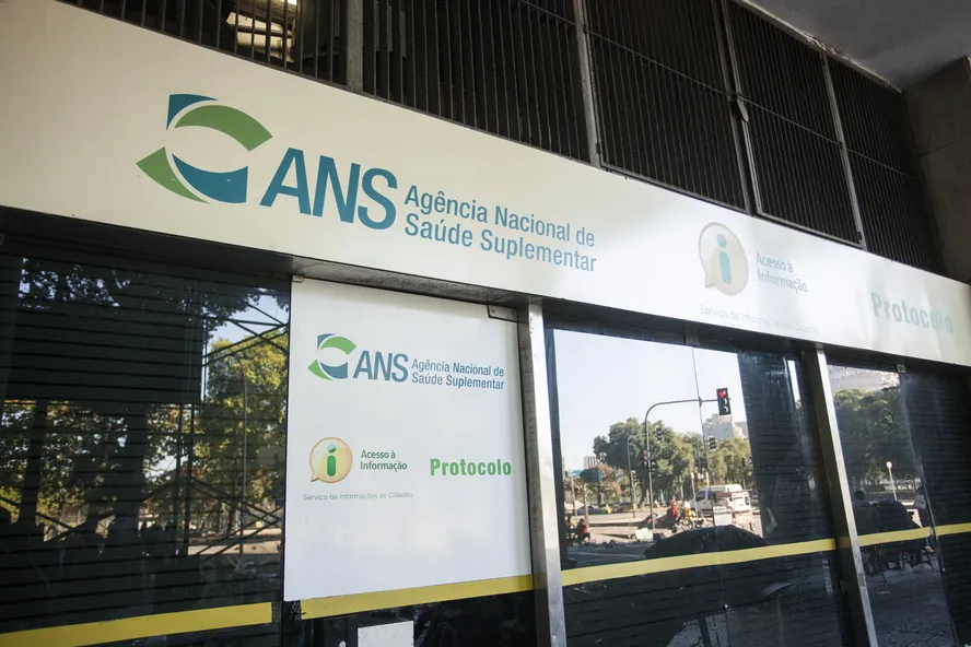 ANS abre consulta para reformular política de preços dos planos de saúde