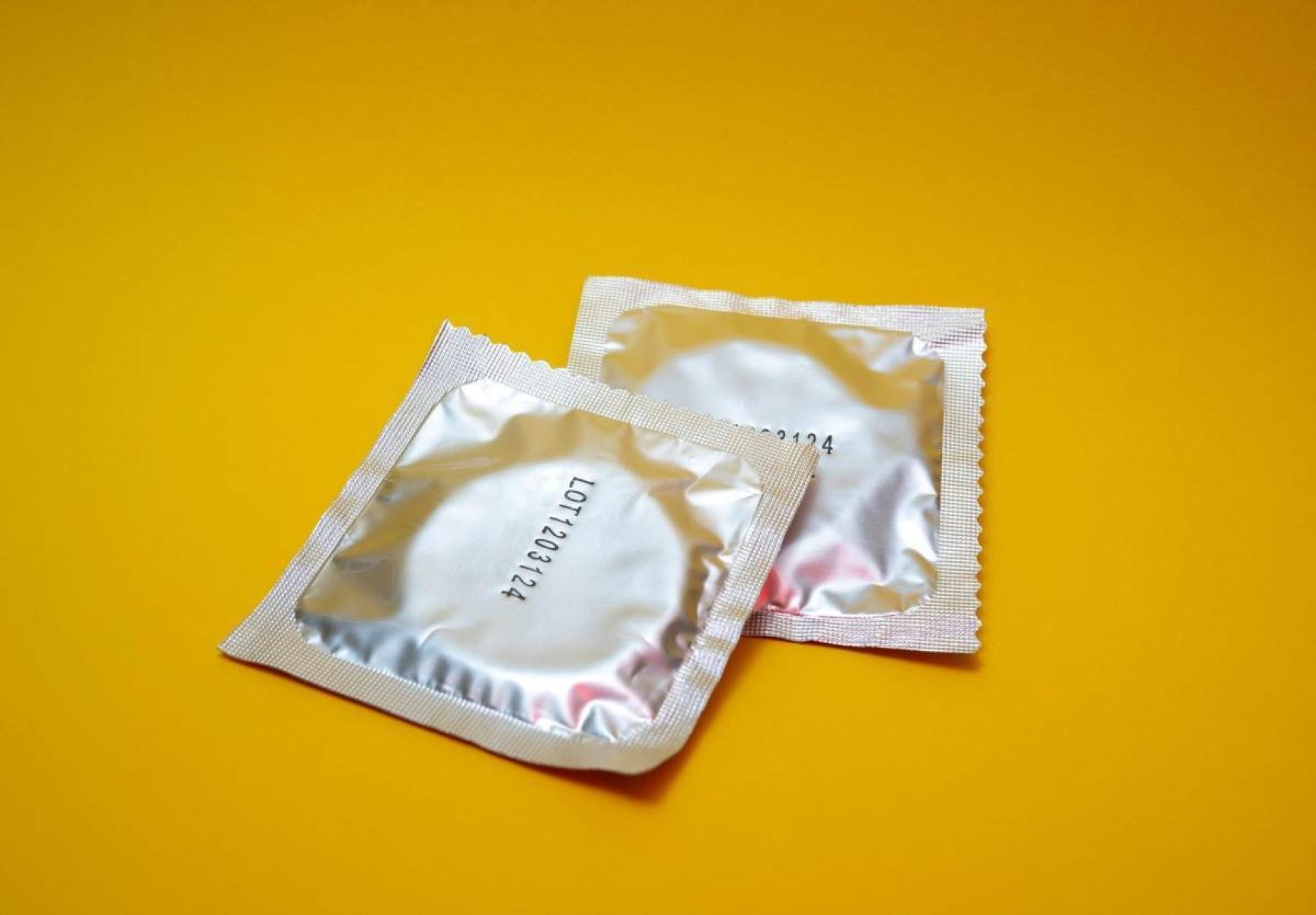 Homem é preso no Reino Unido por tirar preservativo sem consentimento da parceira