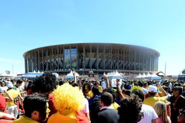 Os 10 anos da estreia de Brasília na Copa de 2014