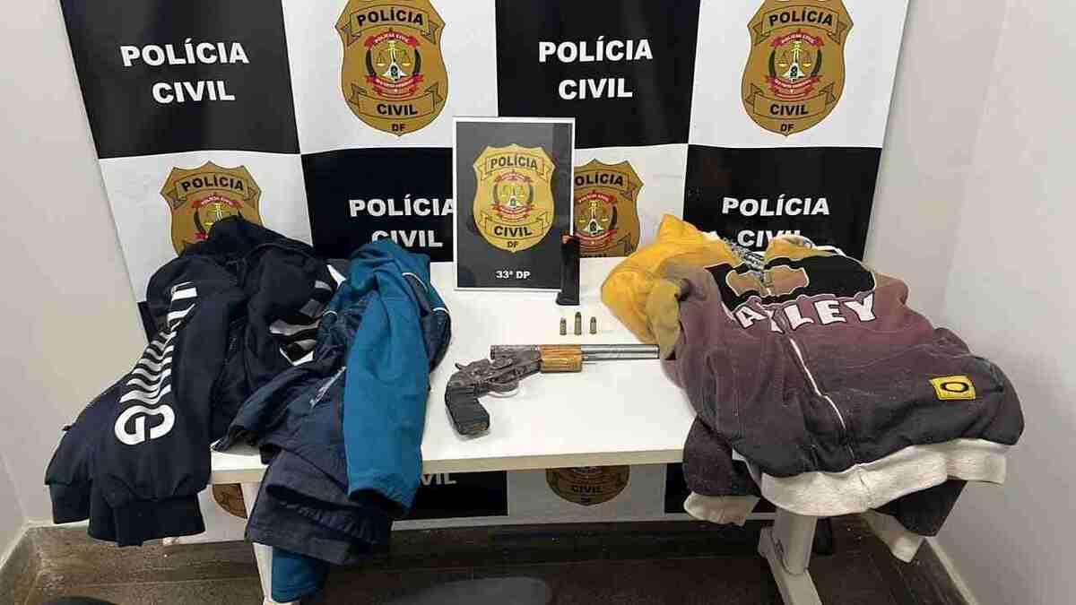 Itens utilizados durante o crime foram apreendidos na residência do suspeito -  (crédito: Divulgação / PCDF)