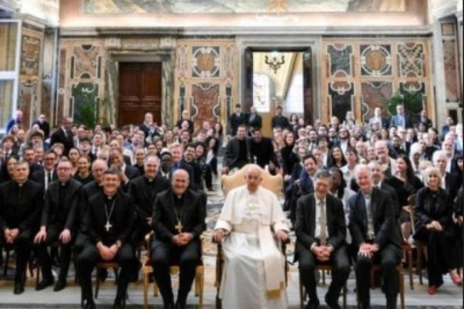 Papa se reune com humoristas de todo mundo, inclusive brasileiros -  (crédito: Vatican News)