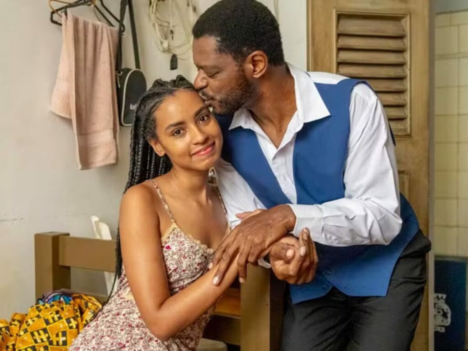 Após ‘Amor Perfeito’, Bukassa Kabengele e Gabz repetem parceria como pai e filha em ‘Mania de Você’