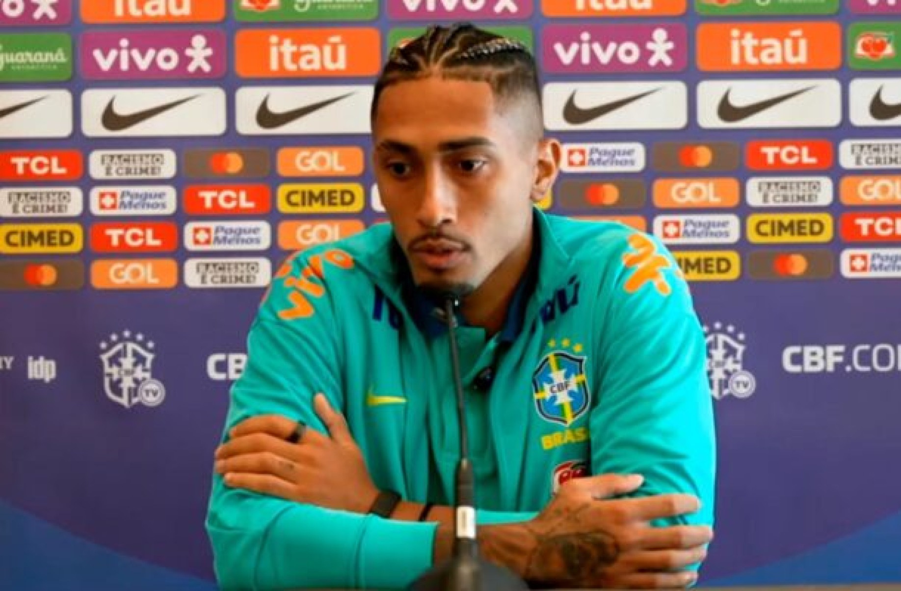Raphinha fala sobre as declarações de Ronaldinho: ‘Foi um baque para a gente’