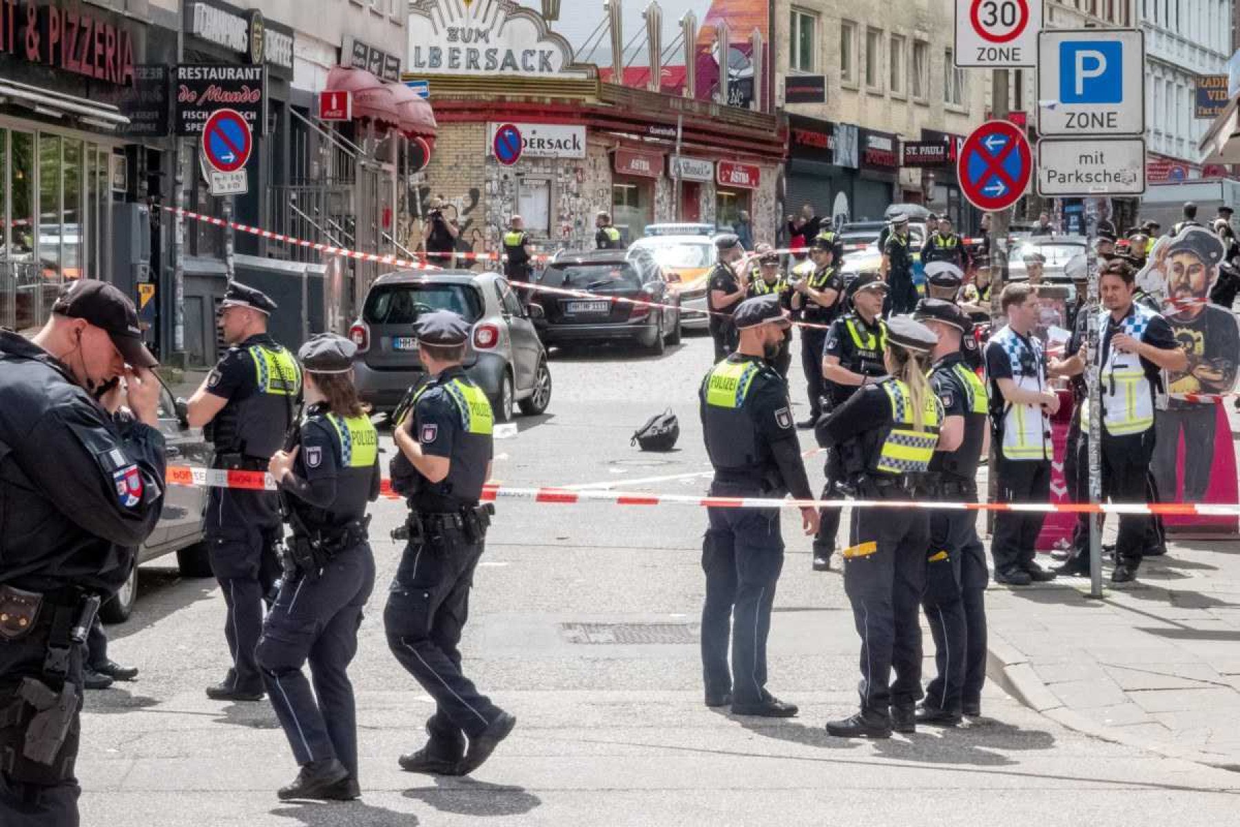 Polícia neutraliza homem armado com picareta antes de jogo da Euro em Hamburgo