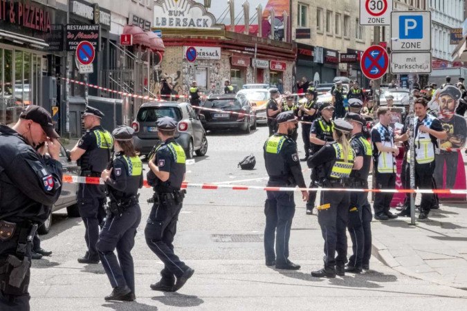 O ataque ocorreu perto da avenida turística Reeperbahn, a pouco mais de um quilômetro da 'fanzone' instalada pelas autoridades -  (crédito: Bodo Marks / dpa / AFP)