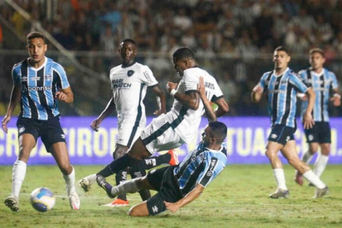 Junior dedicou gols para seus filhos e Tiquinho Soares -  (crédito: Foto: Vitor Silva/Botafogo)
