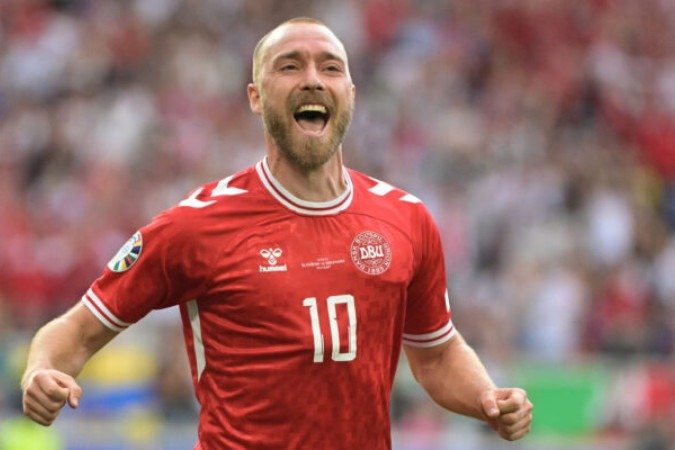 Eriksen marcou na estreia da Dinamarca na Euro 2024 - Foto: Damien Meyer / AFP -  (crédito: Foto: Damien Meyer / AFP)