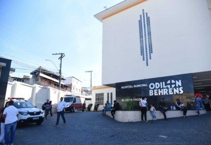 Policiais encontraram a vítima caída ao chão com sinais vitais e ele foi encaminhado ao Hospital Odilon Behrens em "estado gravíssimo" -  (crédito: Gladyston Rodrigues/EM/D.A Press)
