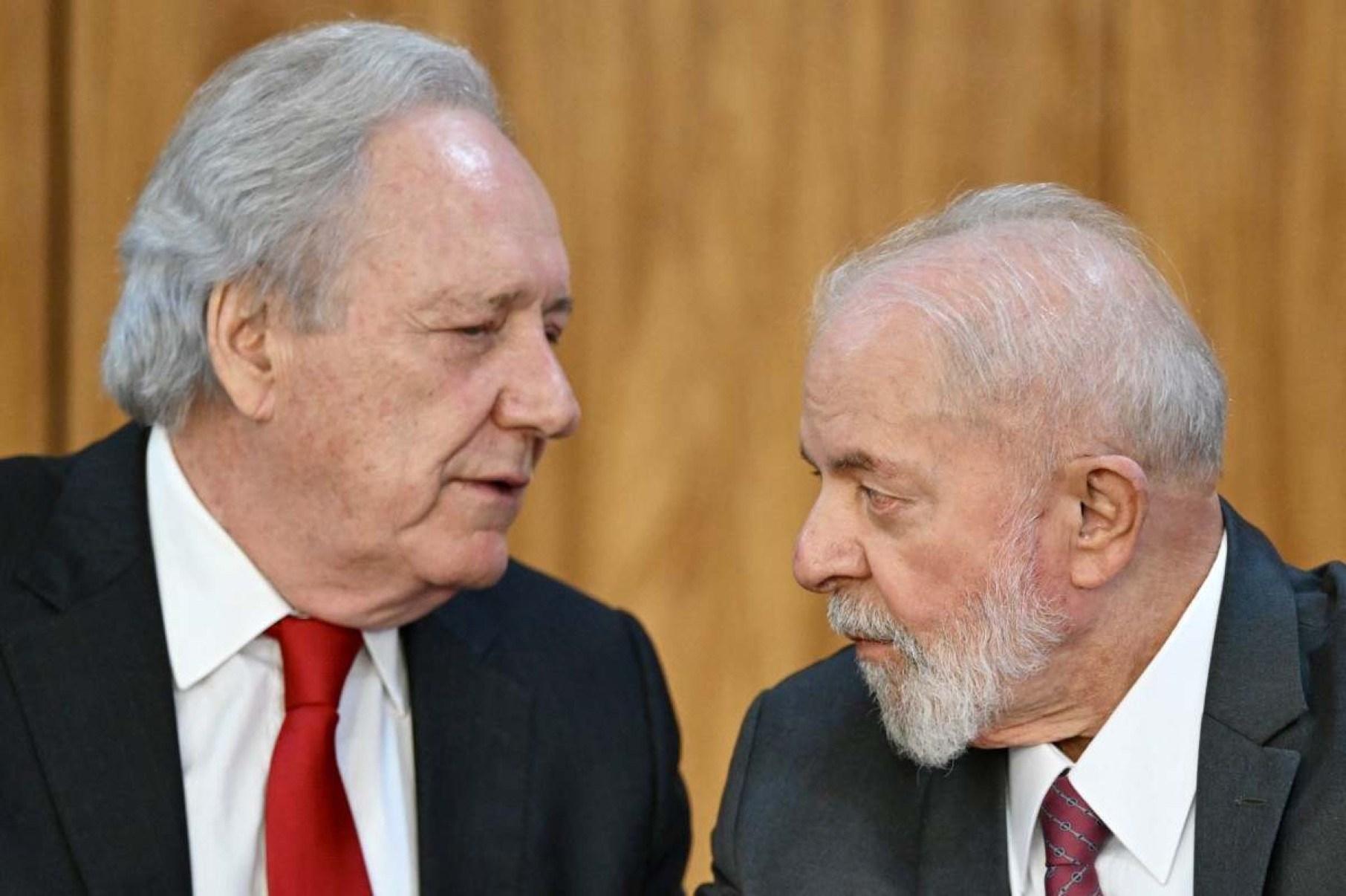 Governo prepara plano para segurança pública, anuncia Lula