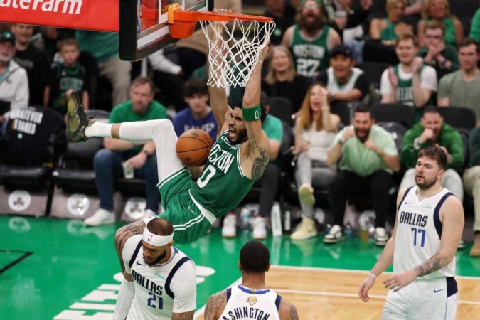 Boston Celtics conquistou 18º título da franquia na NBA com grande performance de Jayson Tatum       -  (crédito: Getty Images via AFP)