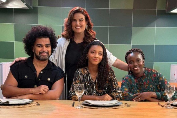Úrsula Corona e os jurados Breno Cruz, Sabrina Silva e à direita Youdmila Vila Nova - (crédito: Sabor & Arte/Divulgação) Úrsula Corona e os jurados Breno Cruz, Sabrina Silva e à direita Youdmila Vila Nova - (crédito: Sabor & Arte/Divulgação)