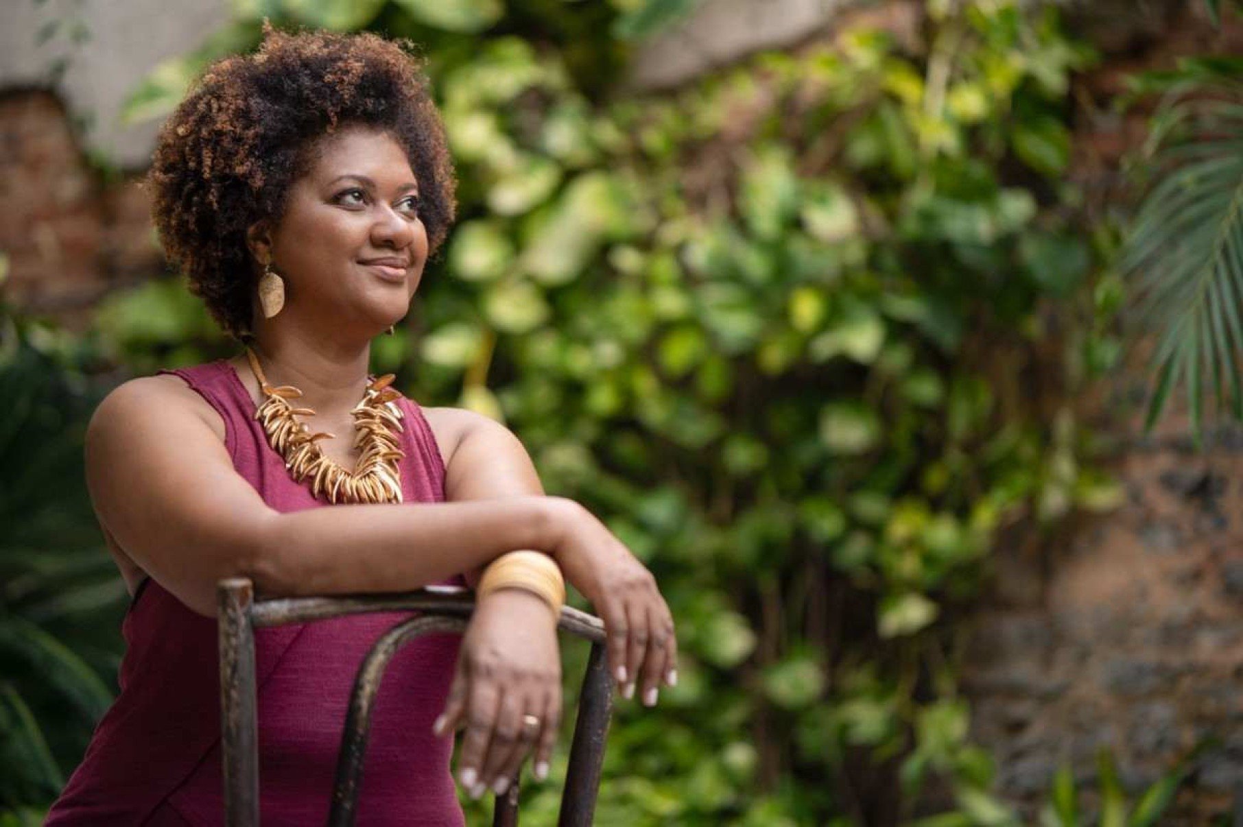 Cantora Nilze Carvalho lança música em parceria de Nei Lopes