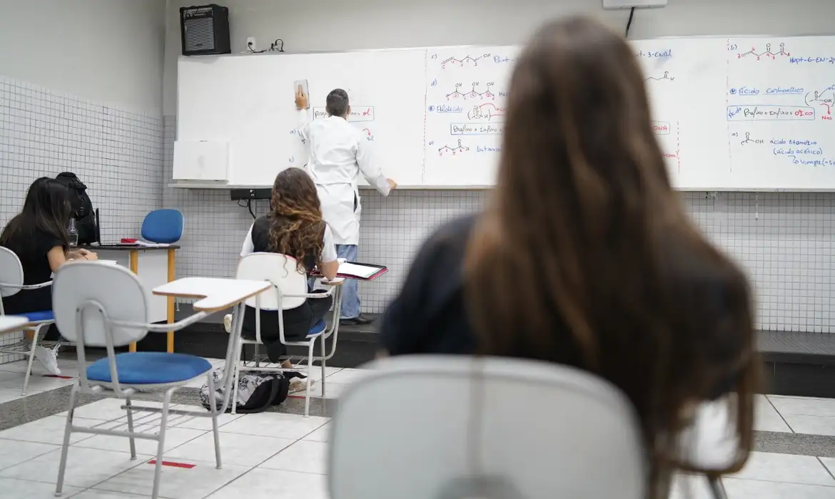 Ensino médio integral influencia positivamente o Ideb de escolas em todo o país -  (crédito: EBC)