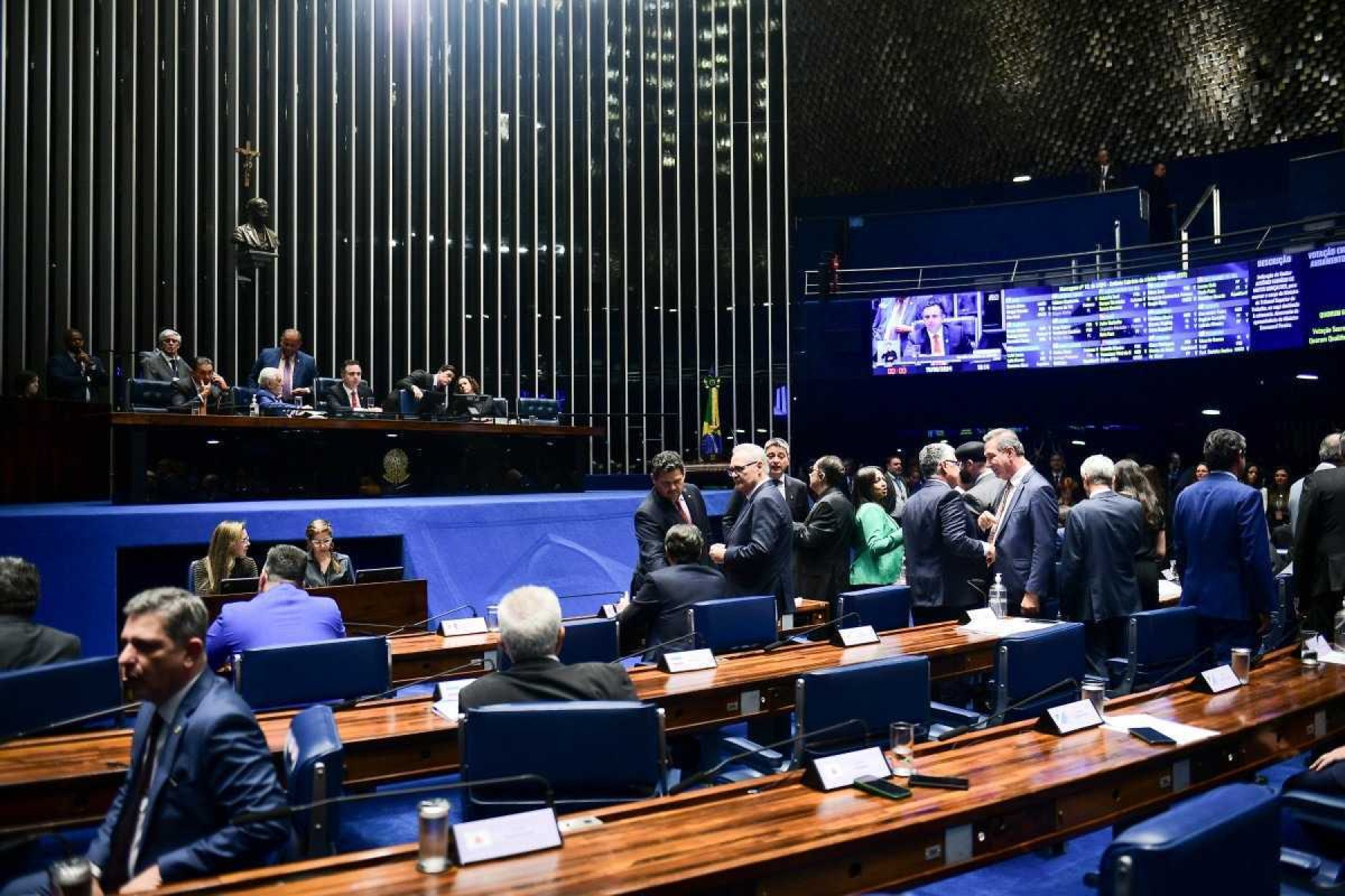 Presidente do Senado adia votação do projeto que regulamenta mercado de carbono