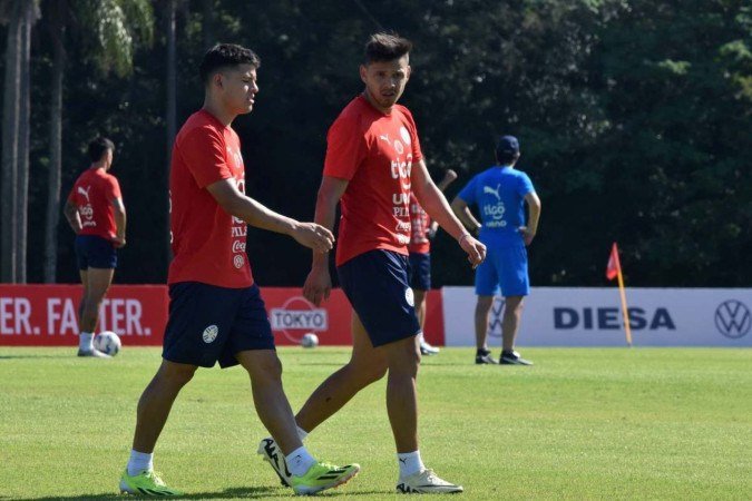 Angel Romero, do Corinthians, é opção no banco de reservas do Paraguai      
