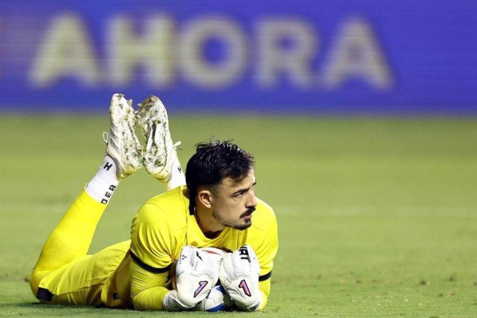 Guillermo Viscarra vai precisar fechar o gol se a Bolívia quiser sonhar com o mata-mata da Copa América 2024