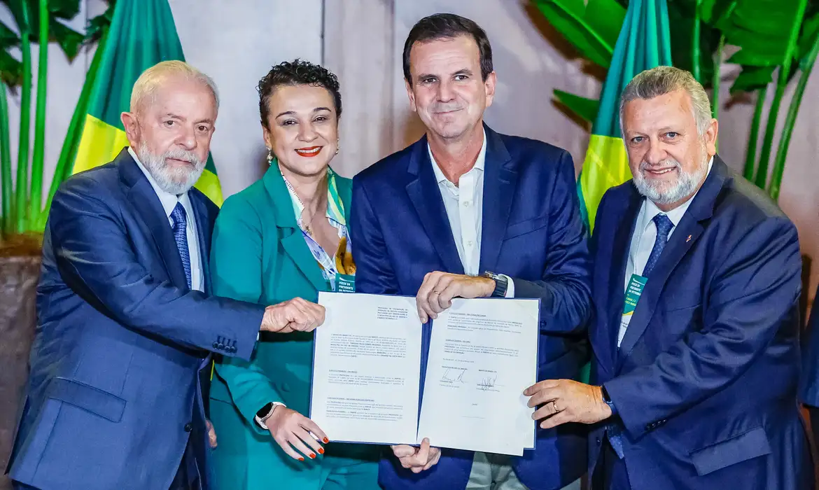 Rio assina contratos com a União para obras do BRT e de infraestrurura -  (crédito: EBC)