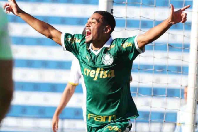 Riquelme Fillipi fez o primeiro gol do Palmeiras na partida  -  (crédito:  FABIO MENOTTI)