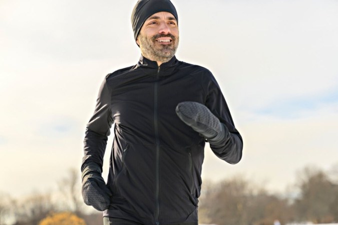 É importante manter a rotina de exercícios mesmo com as baixas temperaturas (Imagem: Lopolo | Shutterstock) 

 -  (crédito: EdiCase - Geral)