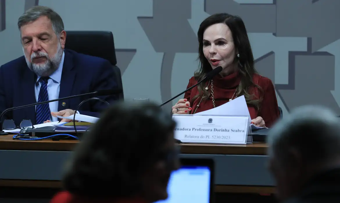 Comissão do Senado aprova texto da reforma do ensino médio -  (crédito: EBC)