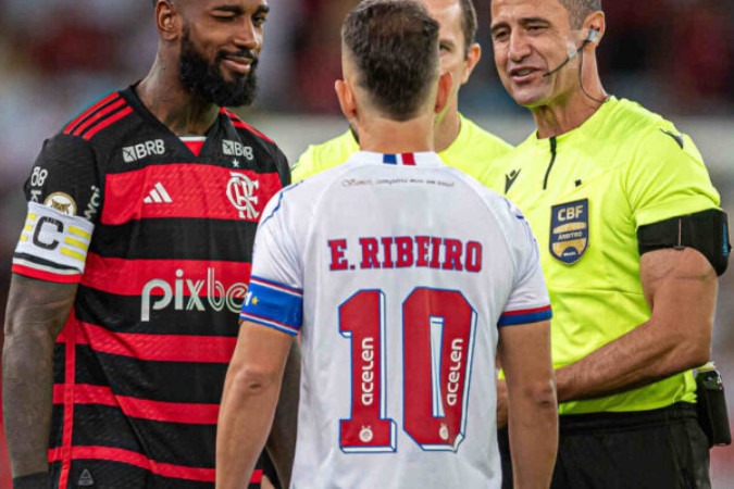 Everton com Gerson, antes companheiros e agora rivais -  (crédito: Foto: Divulgação/Flamengo)