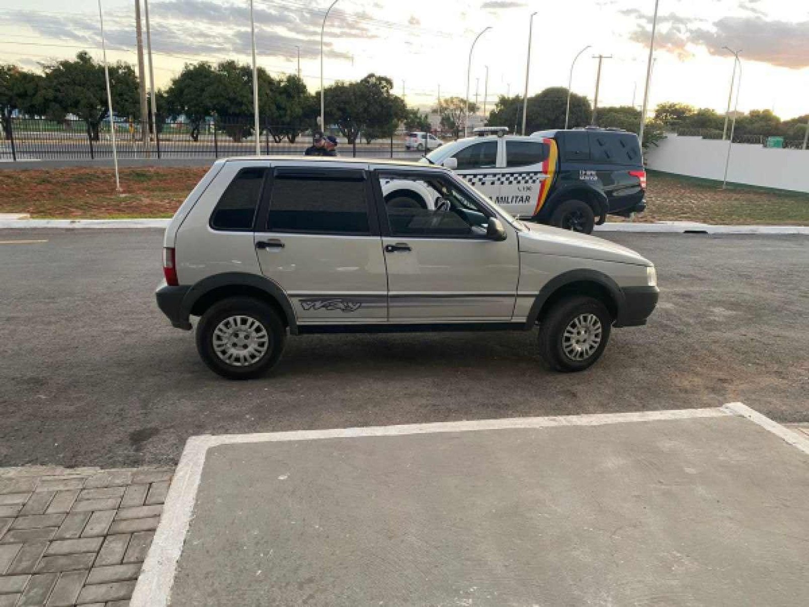 Dois homens são presos em Sobradinho II por roubo de carro