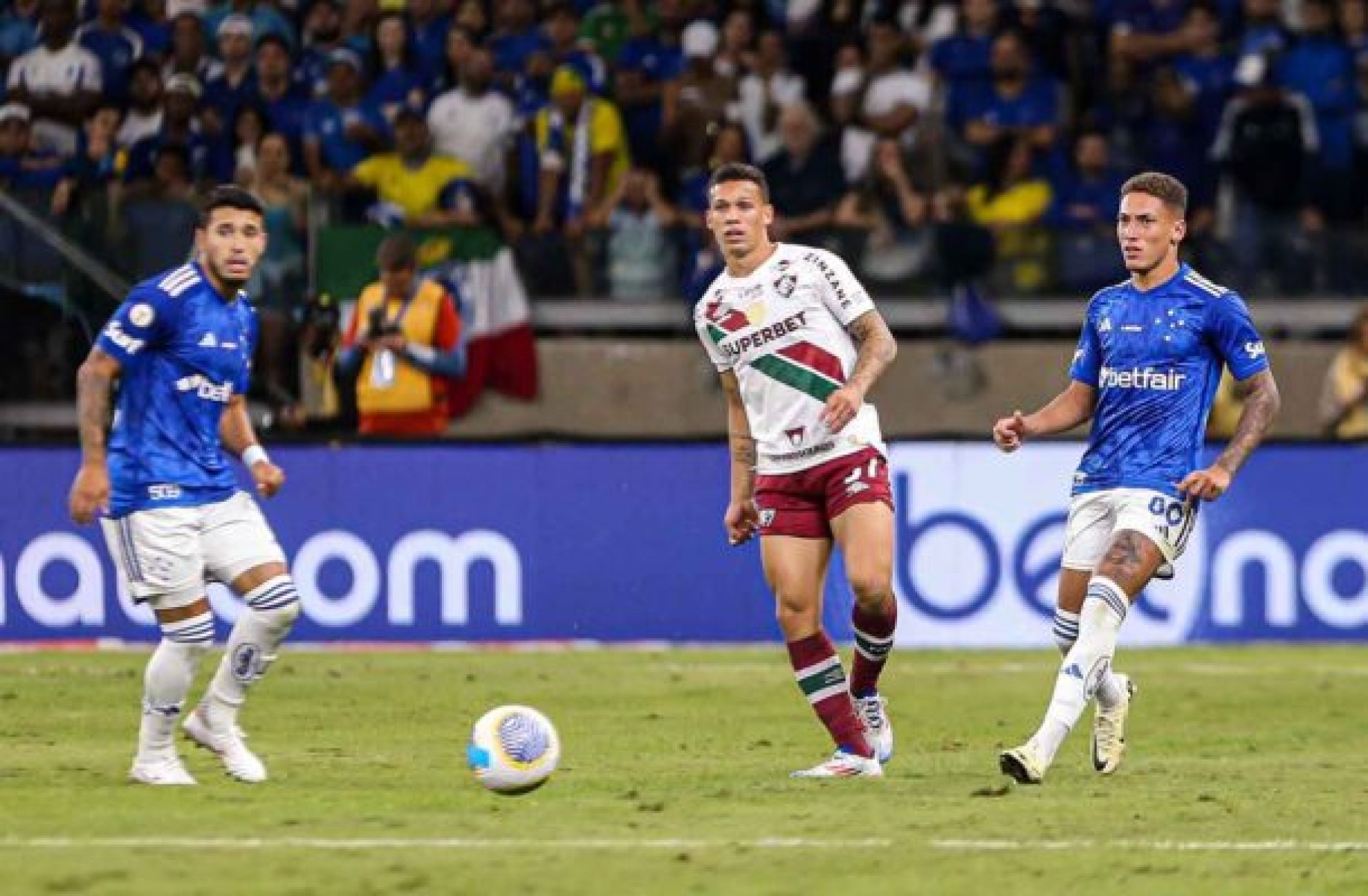 Após dez meses, Calegari, do Fluminense, volta a atuar: ‘Eternamente grato’