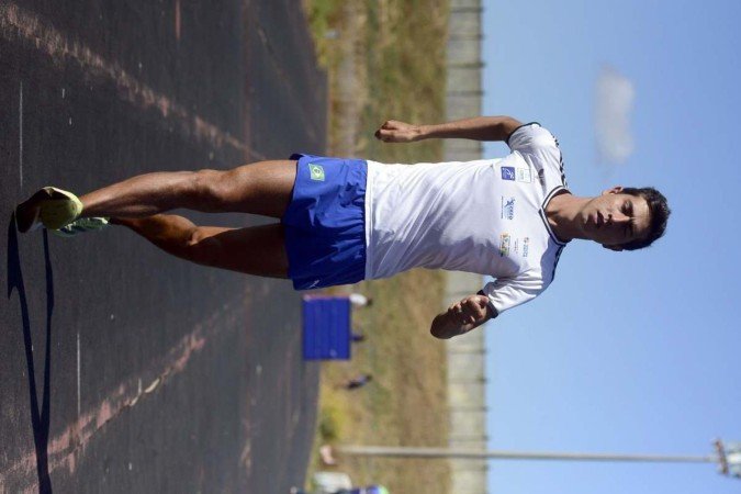  21/06/2024 Crédito: Marcelo Ferreira/CB/D.A Press. Brasil. Brasília - DF - Sobradinho, Estádio Augustinho Lima local onde treina o atleta olÍmpico na modalidade Marcha Atlética Caio Bonfim.