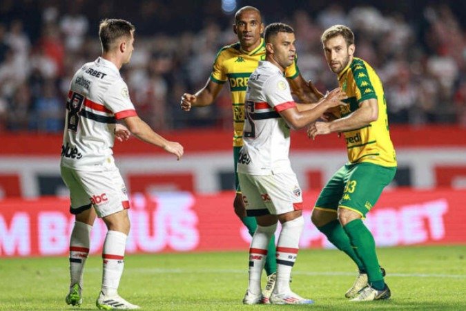 São Paulo não vence há três jogos e liga alerta -  (crédito: Foto: Asscom Dourado)