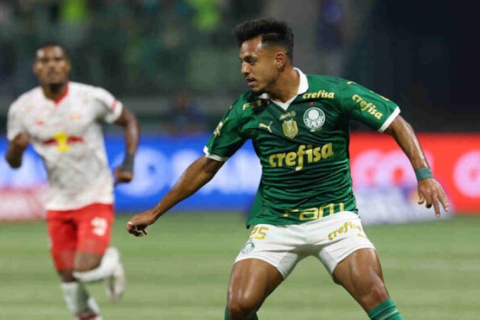  O jogador Gabriel Menino, da SE Palmeiras, em jogo contra a equipe do Red Bull Bragantino, durante partida v..lida pela d..cima rodada, do Campeonato Brasileiro, S..rie A, na arena Allianz Parque. (Foto: Cesar Greco/Palmeiras/by Canon)
     -  (crédito:  CESAR GRECO)