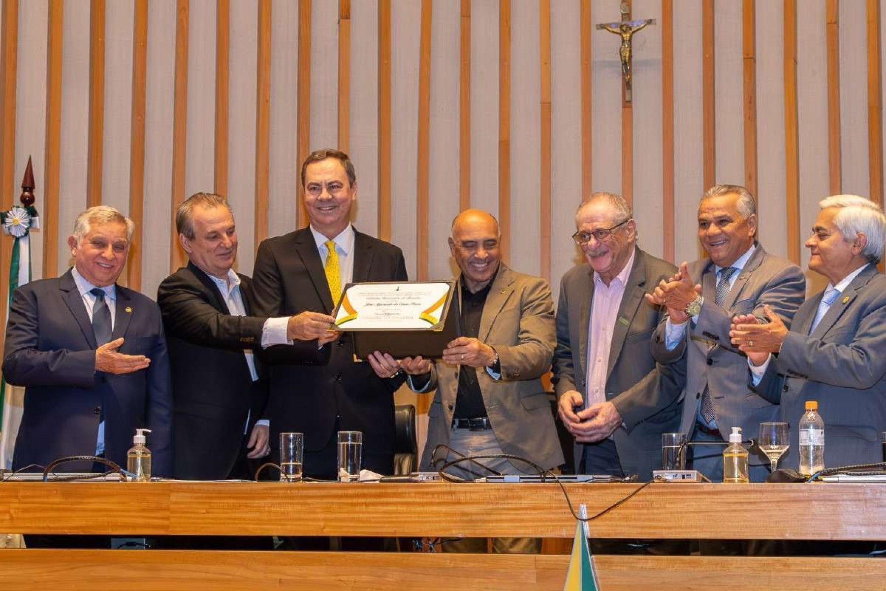 Câmara Legislativa concede título de Cidadão Honorário a José Aparecido