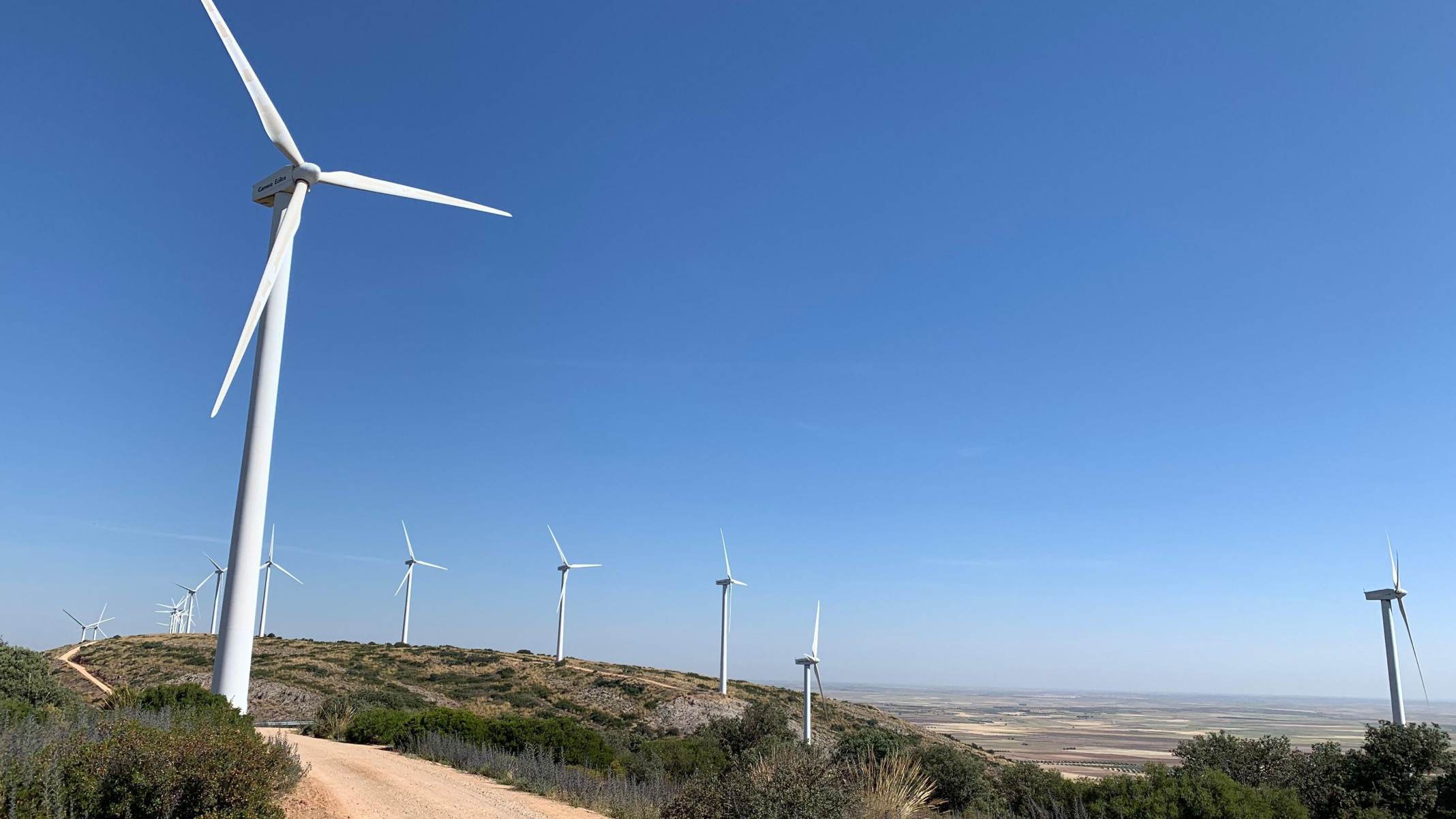 O dilema da Espanha por produzir 'excesso' de energia com fontes renováveis