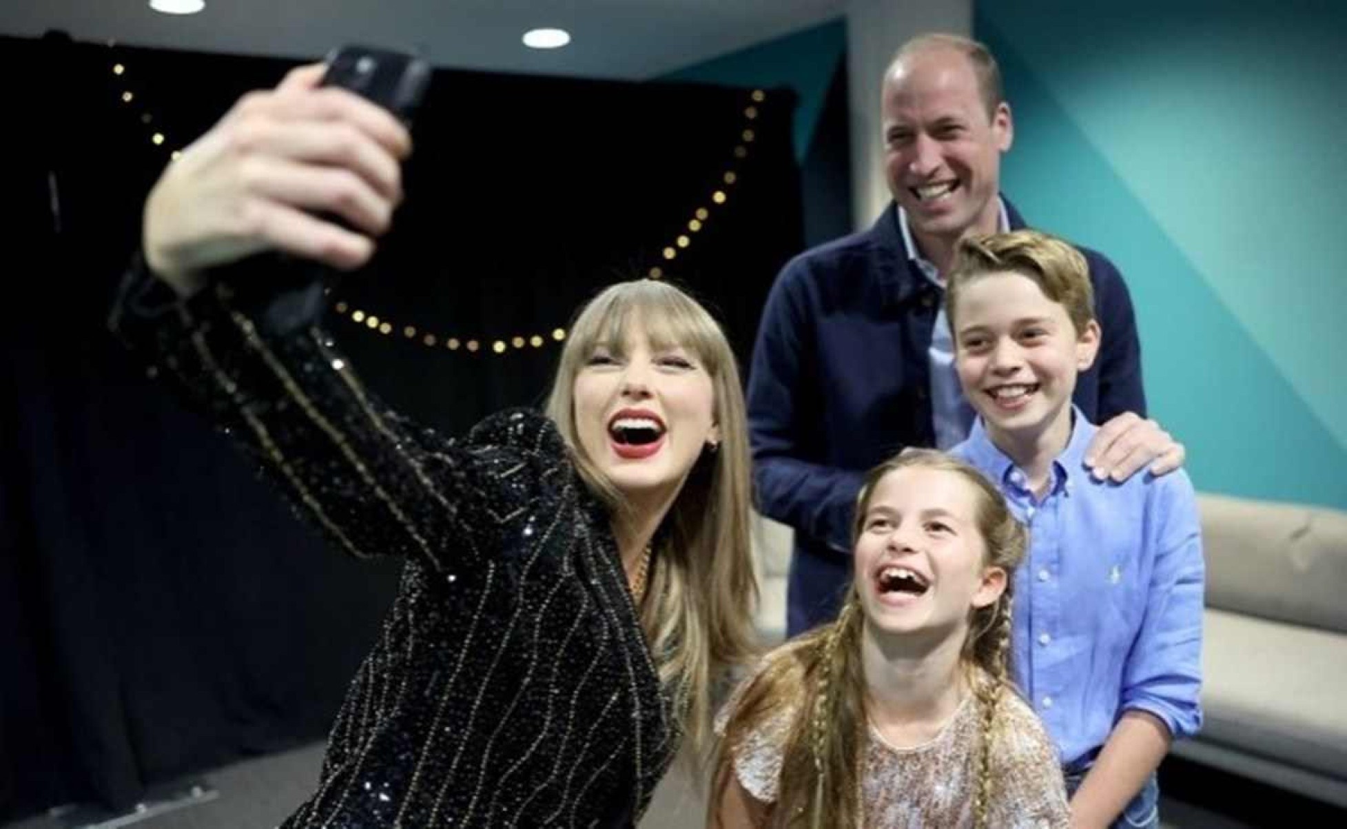 Com filhos, príncipe William celebra aniversário em show da Taylor Swift