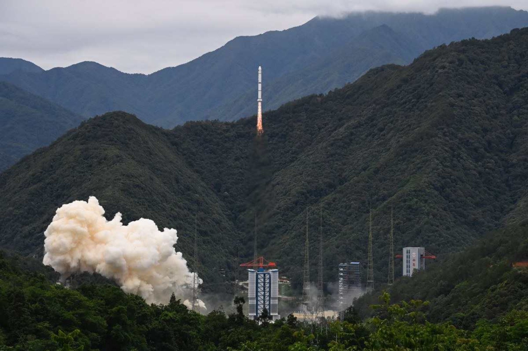 China e França lançam satélite em conjunto para 