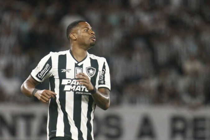 Júnior Santos em campo pelo Botafogo -  (crédito: Foto: Vitor Silva/BFR)