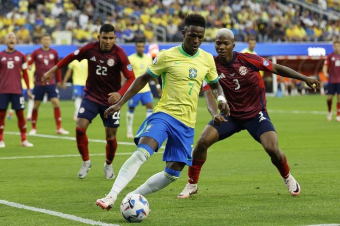 Uma das principais alternativas ofensivas do Brasil, Vini Jr. não conseguiu fazer a diferença contra a Costa Rica -  (crédito: Kevork Djansezian/AFP)