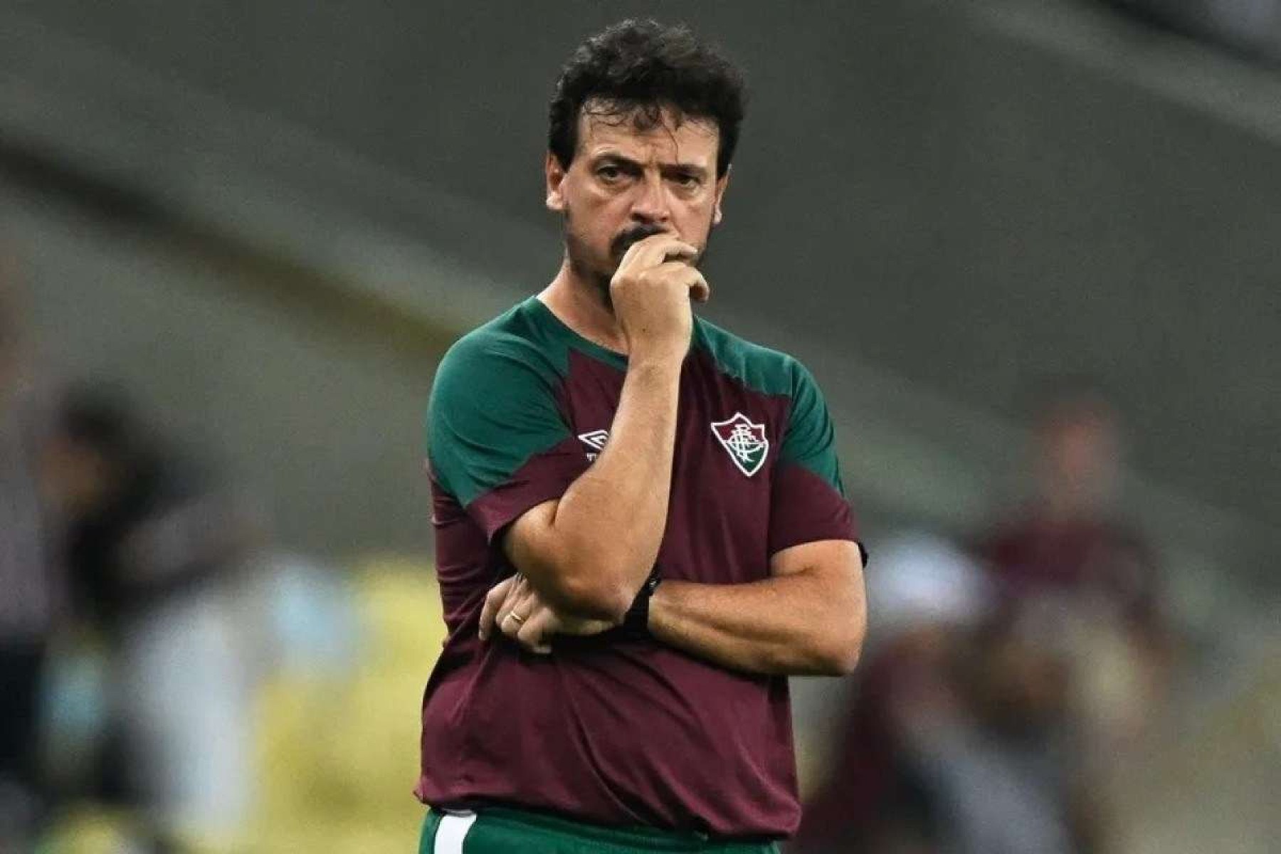 Lanterna do Brasileirão, Fluminense demite o técnico Fernando Diniz