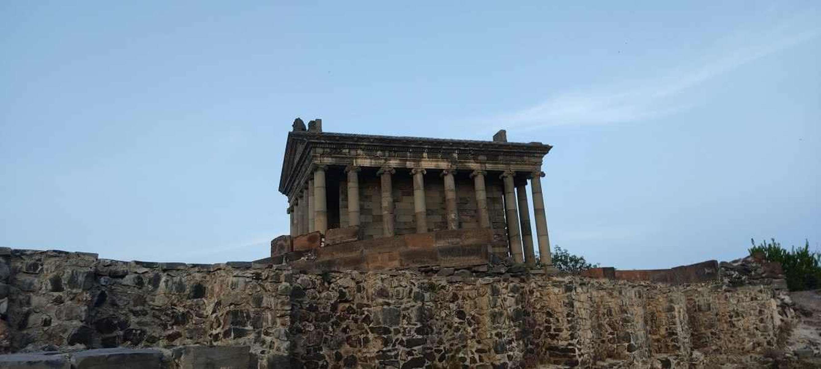 Templo de Garni, dedicado ao culto pagão a Mitra, o Deus-Sol