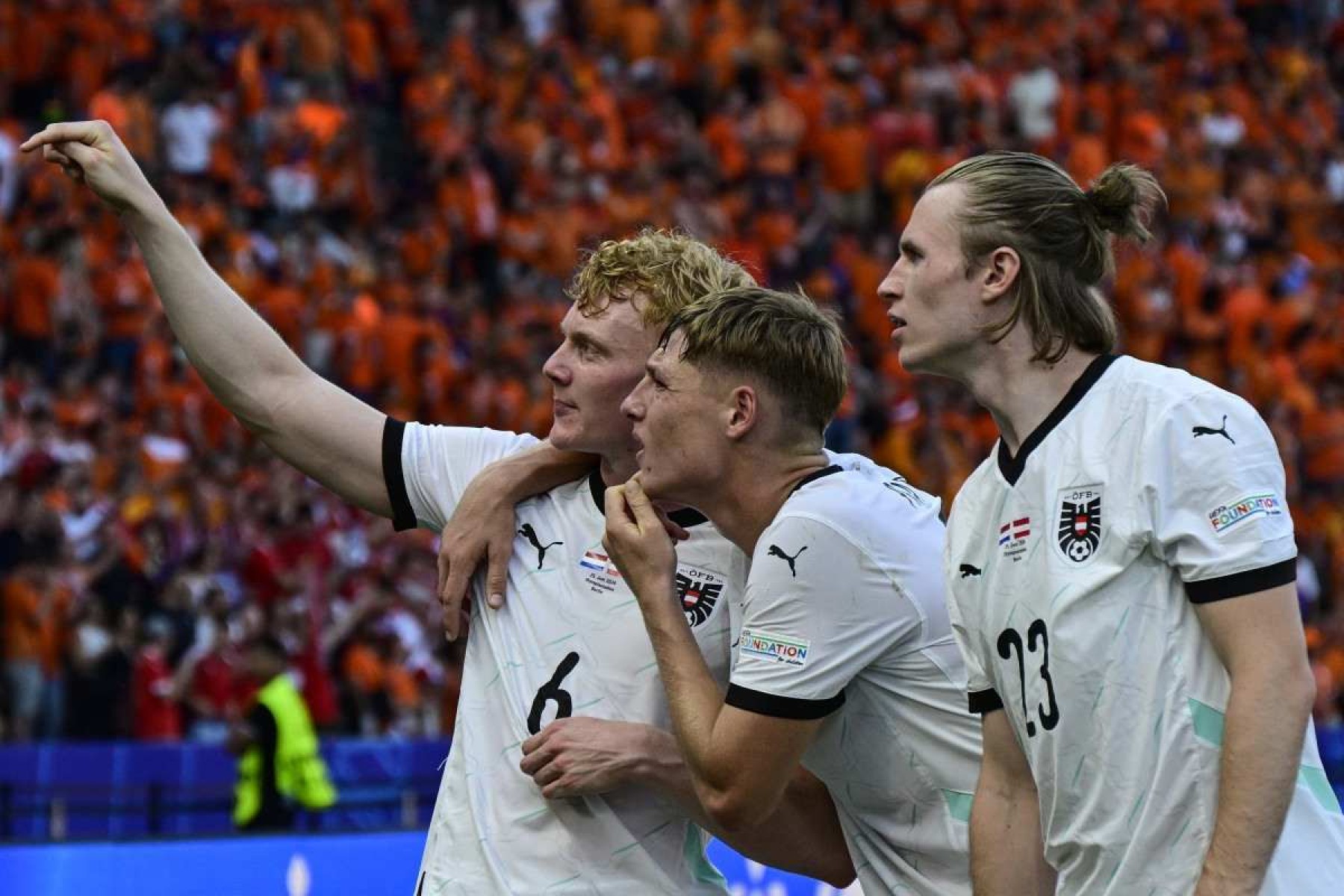 Áustria surpreende contra a Holanda e classifica em primeiro lugar