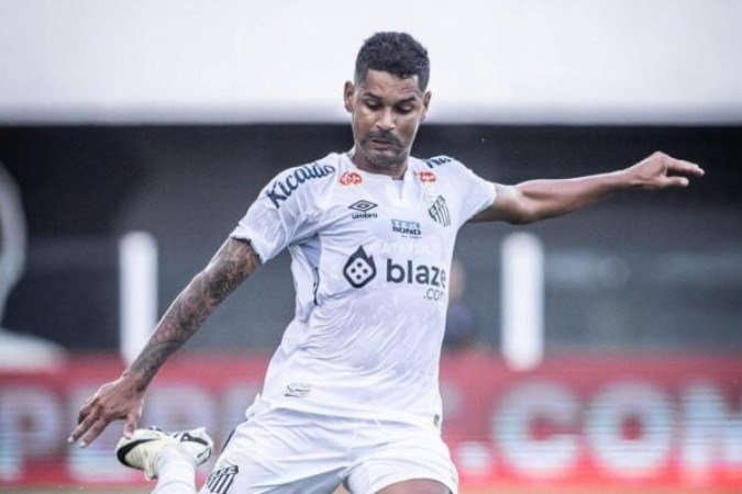 Aderlan não atua há dois meses pelo Santos - (crédito: Raul Baretta/ Santos FC) Aderlan não atua há dois meses pelo Santos - (crédito: Raul Baretta/ Santos FC)