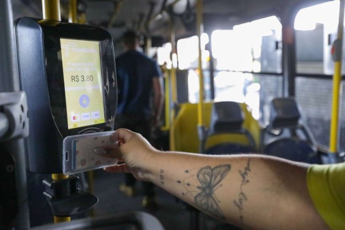 Mais de mil ônibus do DF já aceitam cartões de crédito e débito como forma de pagamento -  (crédito: Geovana Albuquerque/Agência Brasília.)