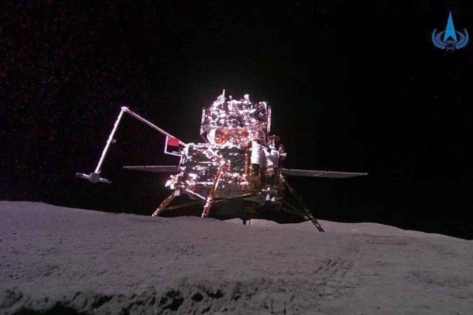 As raríssimas rochas da Lua que sonda espacial chinesa trouxe para a Terra -  (crédito: BBC Geral)