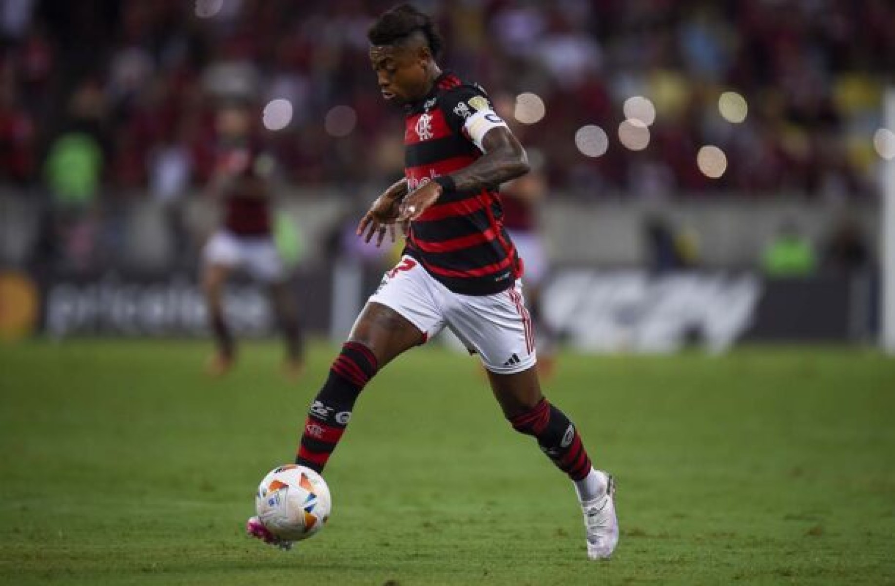 Bruno Henrique, do Flamengo, é suspenso por um jogo na Libertadores