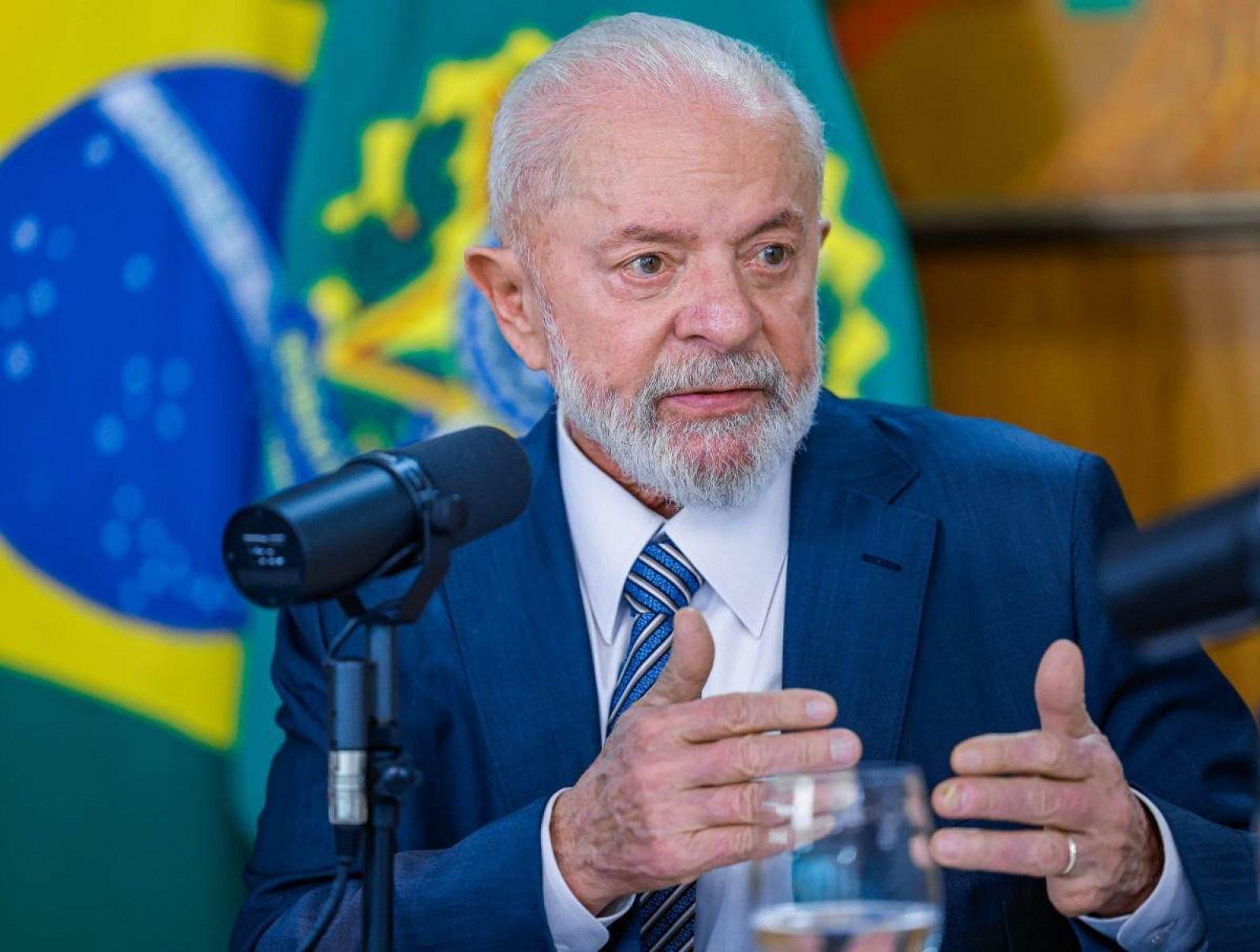 Lula diz que são os bancos que tomam terras dos agricultores e não o MST 
