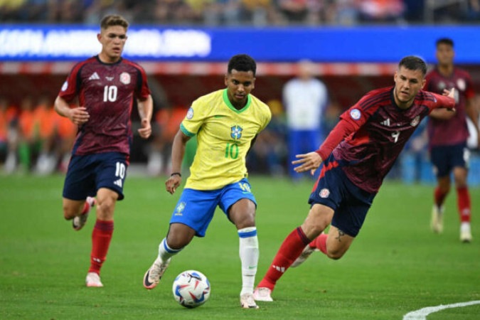 Rodrygo foi a grande ausência da Seleção Brasileira no treino realizado em Los Angeles -  (crédito: Foto: Patrick T. Fallon / AFP)