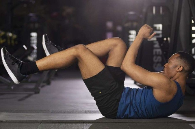 Corpo forte: exercícios para o core são essenciais na rotina de treino