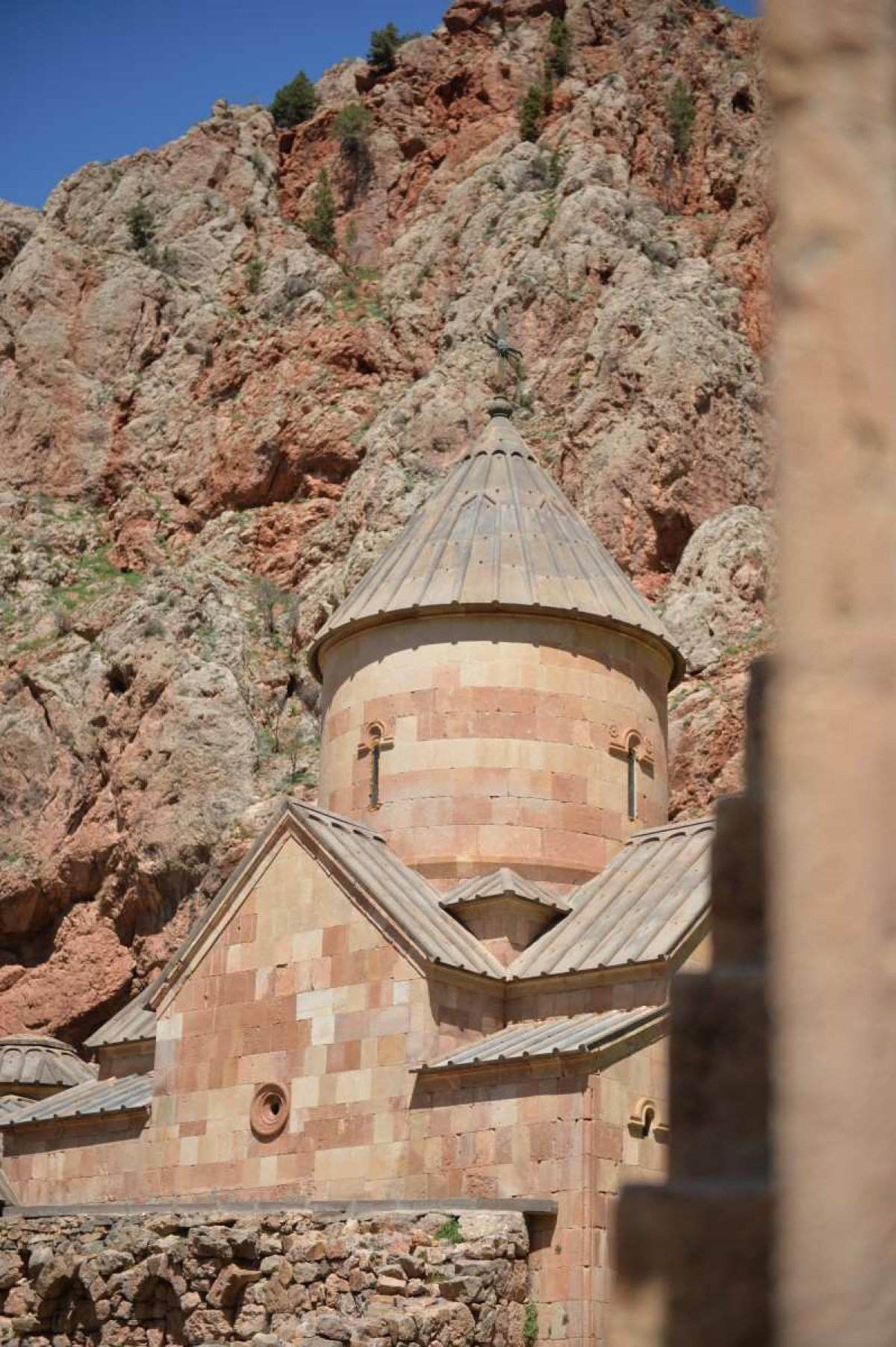 Mosteiro de Noravank: igrejas dos séculos 9 a 13 e tumbas de nobres                